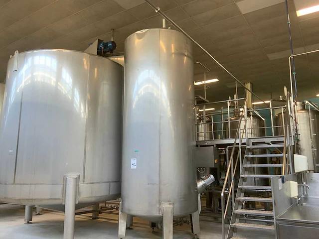Azzini verticale opslagtank 10000 liter - afbeelding 1 van  5