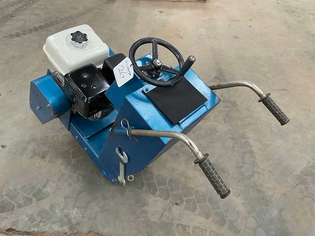 B 450 vloerzaagmachine - afbeelding 2 van  6