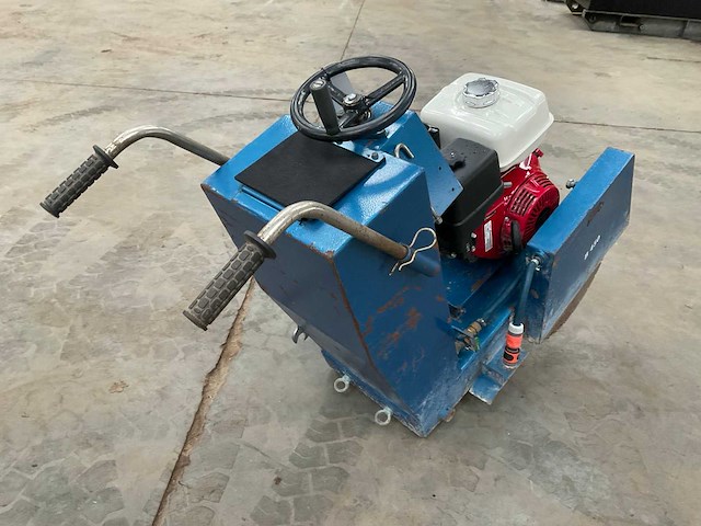 B 450 vloerzaagmachine - afbeelding 3 van  6