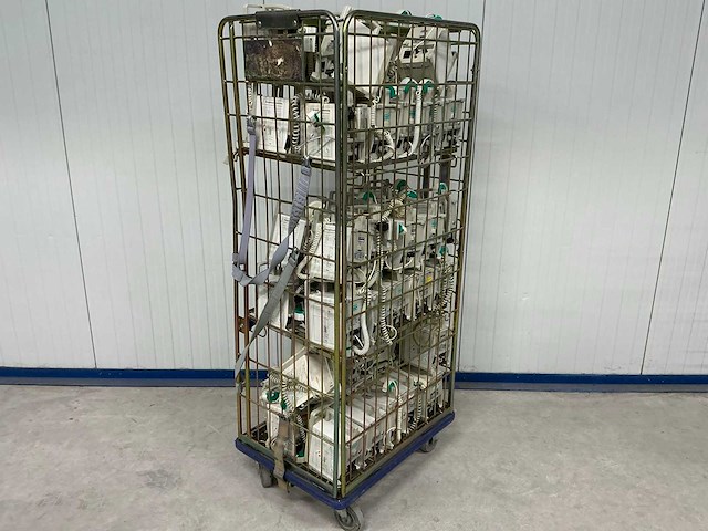 B braun infusomat fm volumetrische infuuspomp (55x) - afbeelding 3 van  4