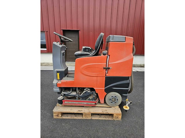 B100r zelfrijdende veeg schrobmachine - afbeelding 5 van  7