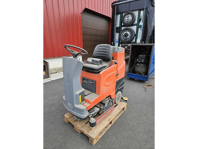 B100r zelfrijdende veeg schrobmachine - afbeelding 1 van  3