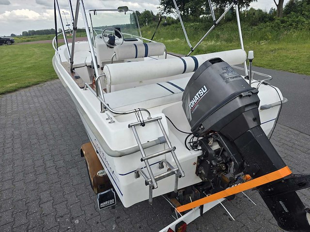B2 marine - cap ferret - console visboot met 70 pk tohatsu buitenboordmotor met riba trailer - afbeelding 26 van  42