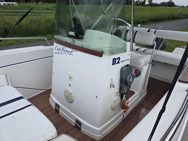 B2 marine - cap ferret - console visboot met 70 pk tohatsu buitenboordmotor met riba trailer - afbeelding 28 van  42