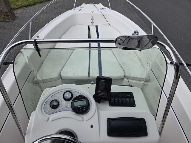 B2 marine - cap ferret - console visboot met 70 pk tohatsu buitenboordmotor met riba trailer - afbeelding 30 van  42