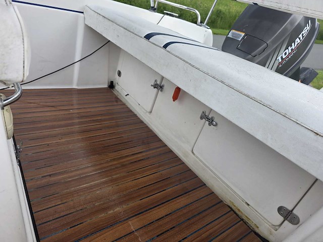 B2 marine - cap ferret - console visboot met 70 pk tohatsu buitenboordmotor met riba trailer - afbeelding 34 van  42