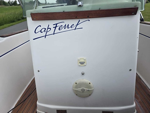 B2 marine - cap ferret - console visboot met 70 pk tohatsu buitenboordmotor met riba trailer - afbeelding 36 van  42