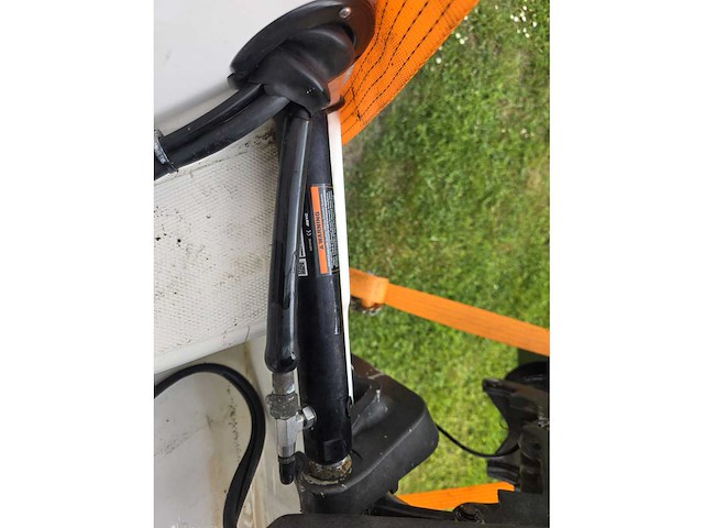 B2 marine - cap ferret - console visboot met 70 pk tohatsu buitenboordmotor met riba trailer - afbeelding 38 van  42