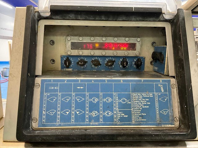 Baader 176 / ba 176r 4-voudige visfileerlijn met transportsystemen - afbeelding 21 van  37