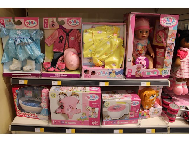 Baby born producten w.o. kleding, schoenen, bad, pop etc. in 4 schappen. - afbeelding 4 van  4