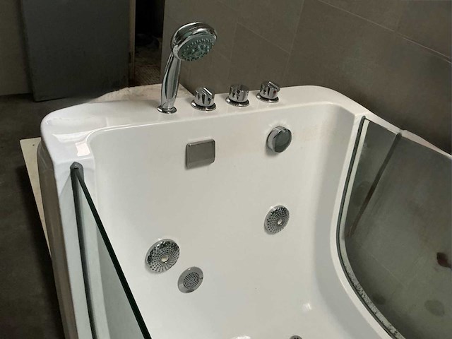 Baby jacuzzi jacuzzi - afbeelding 7 van  10