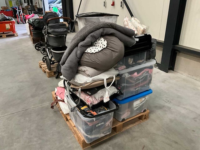 Baby kleding en benodigdheden - afbeelding 3 van  7