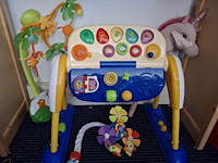 Baby speeltafel merk chicco 2x mobiel - afbeelding 1 van  3