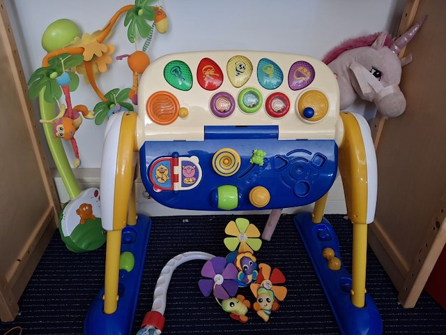 Baby speeltafel merk chicco 2x mobiel - afbeelding 3 van  3