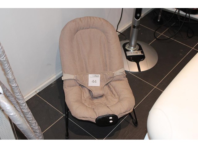 Babystoel met beweging en geluid. - afbeelding 1 van  2