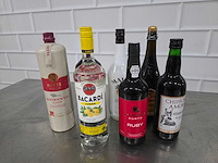 Bacardi, malibu, etc. sterke drank fles (7x) - afbeelding 2 van  3