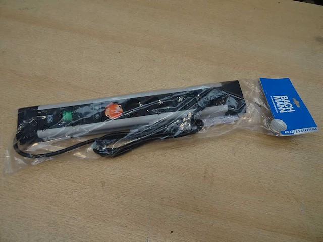 Bachmann - connectus - stekkerdoos 6x 230v (10x) - afbeelding 2 van  2