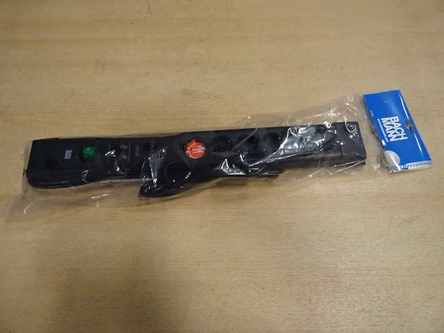 Bachmann - connectus - stekkerdoos 6x 230v (18x) - afbeelding 2 van  2