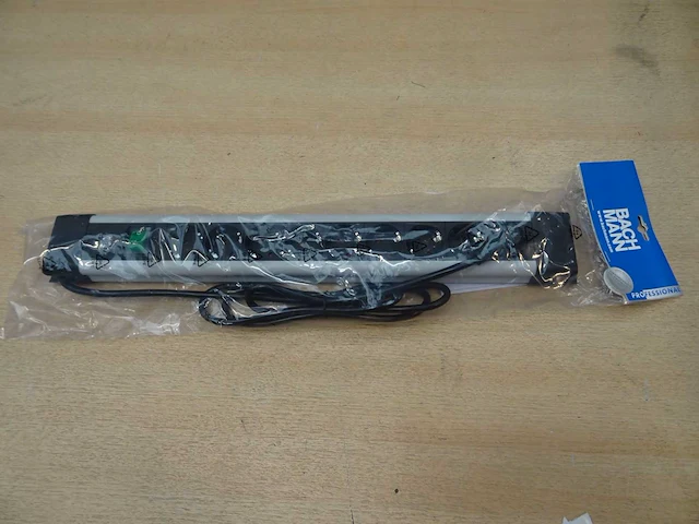 Bachmann - connectus - stekkerdoos 9x 230v (19x) - afbeelding 2 van  2