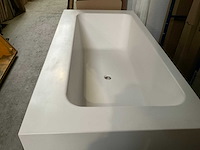 Back to wall bad solid surface - afbeelding 6 van  7