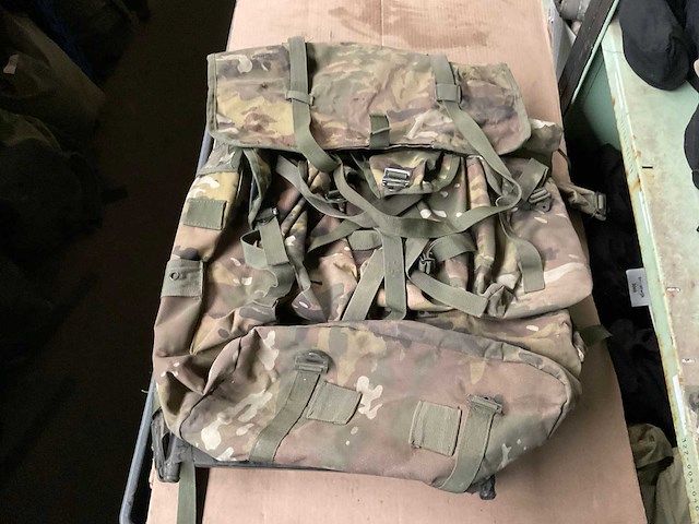 Backpack with frame - afbeelding 3 van  4