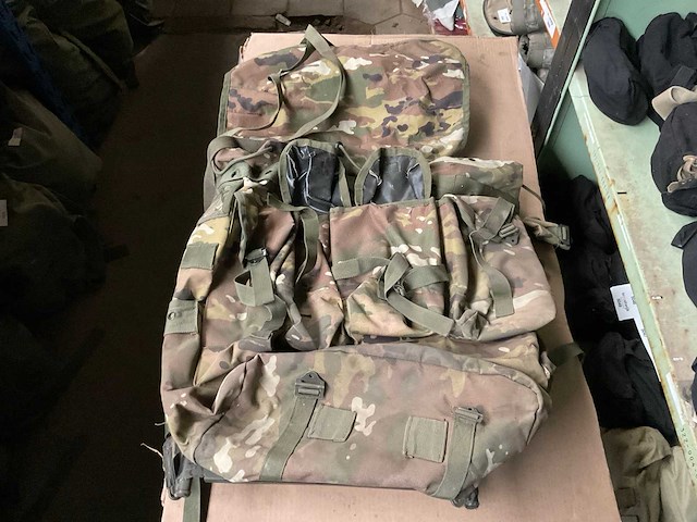 Backpack with frame - afbeelding 2 van  4