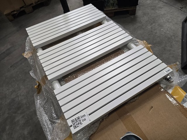 Badkamer design radiator handoek vasco, wit - afbeelding 1 van  6