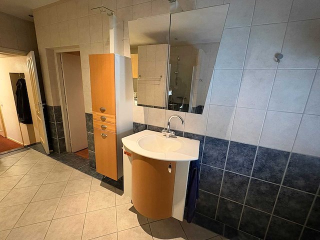 Badkamer meubilair - afbeelding 1 van  3