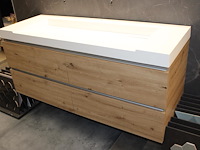 Badkamer opstelling met badmeubel met kranen en spiegel met verlichting en verwarming - afbeelding 5 van  6