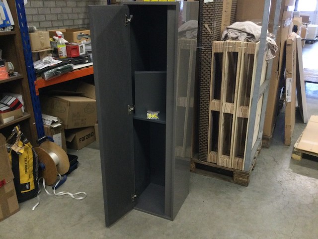 Badkamerkast met plankjes - afbeelding 5 van  5