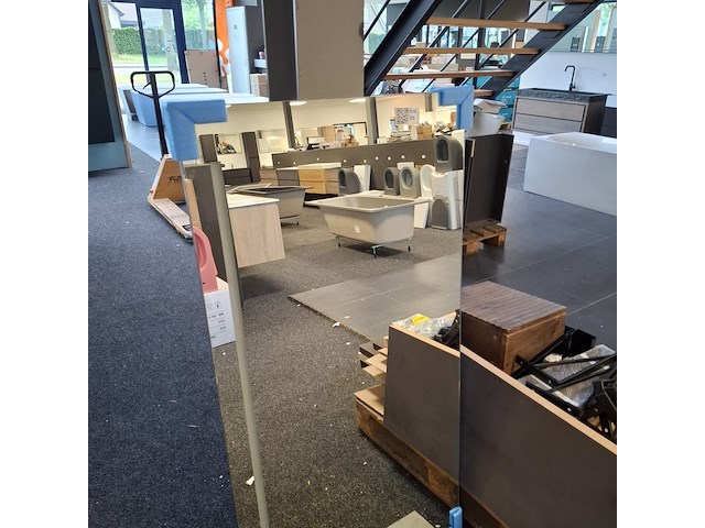 Badkamerspiegel, hr badmeubelen - afbeelding 2 van  3