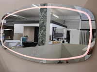 Badkamerspiegel met led verlichting in diverse kleuren. afmeting 140 x 74 cm. - afbeelding 3 van  4