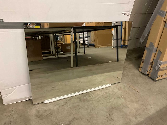 Badkamerspiegel met verlichting 100x70 cm - afbeelding 1 van  3