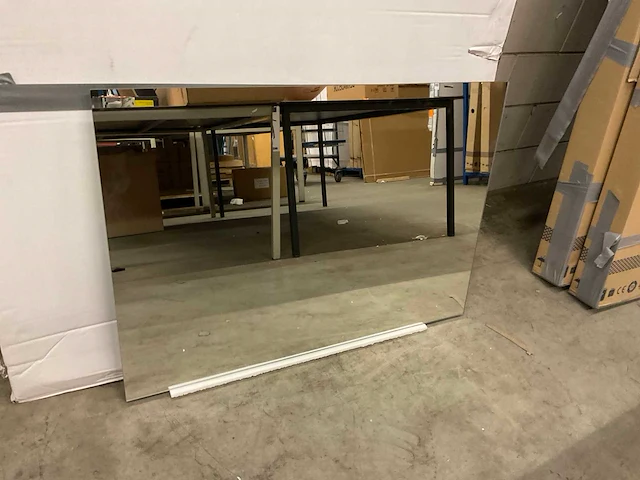 Badkamerspiegel met verlichting 100x70 cm - afbeelding 1 van  3