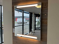 Badkamerspiegel met verlichting - afbeelding 1 van  1