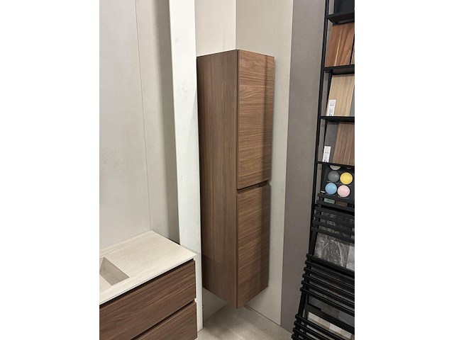 Badmeubel, breedte 120 cm, incl. spiegel met verlichting en wandkast, afm. kast 35 x 37 x 170 cm. - afbeelding 3 van  6