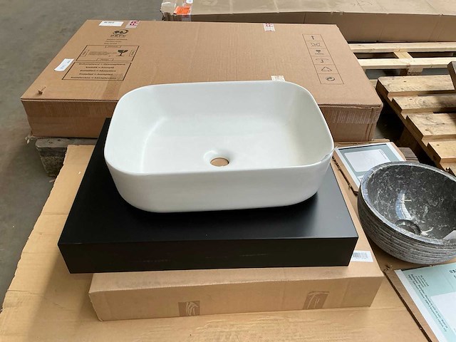 Badmeubel met wasbak - afbeelding 1 van  2