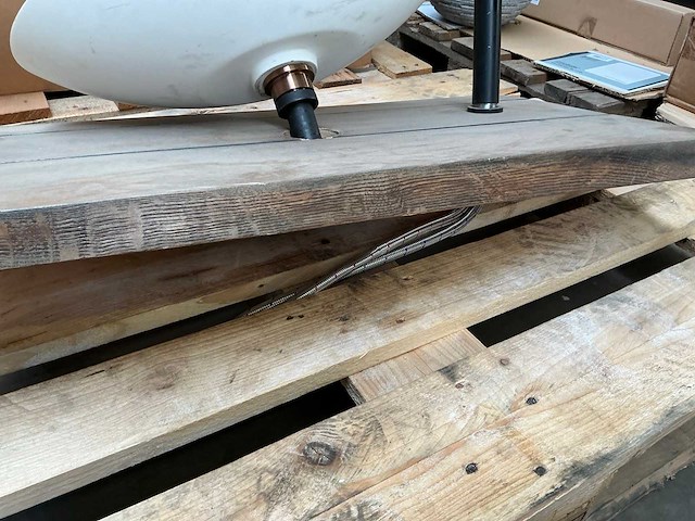 Badmeubel met waskom en kraan - afbeelding 4 van  4