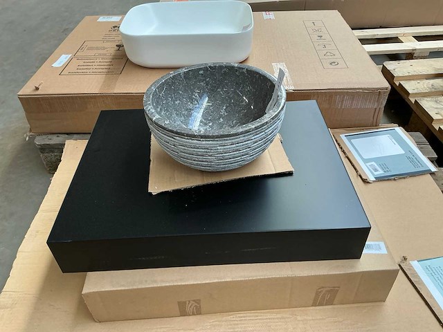 Badmeubel met waskom - afbeelding 1 van  2