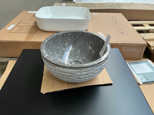 Badmeubel met waskom - afbeelding 2 van  2