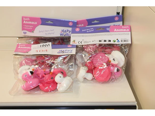 Badspeeltjes happyworld, zes verpakkingen. - afbeelding 1 van  2