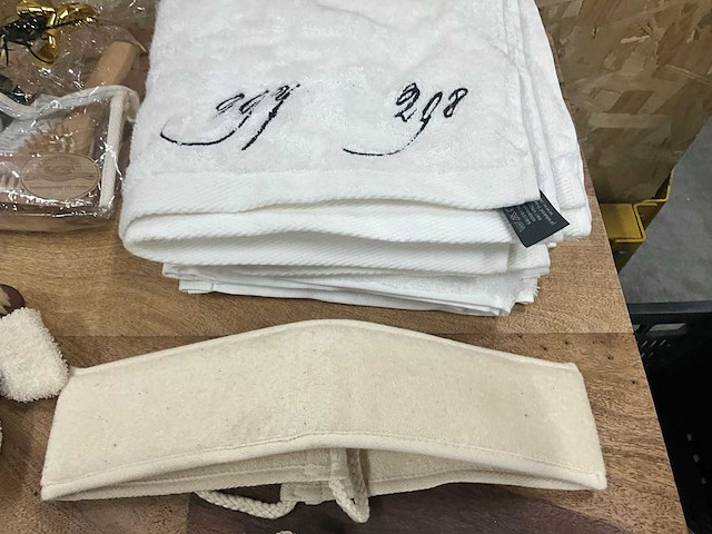 Badtextiel en overige accessoires - afbeelding 1 van  1