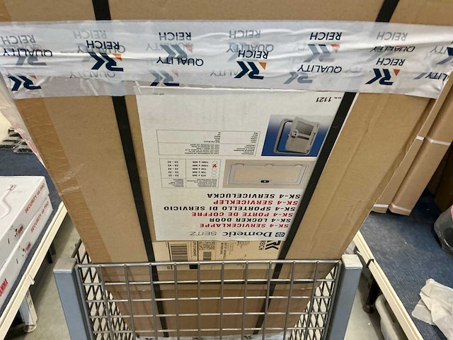 Bagageluik en diverse horren in kar - afbeelding 4 van  7