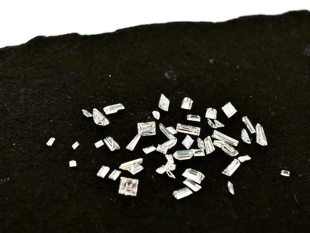 Baguette diamant 2.05 carat natuurlijk geslepen diamant - afbeelding 1 van  3