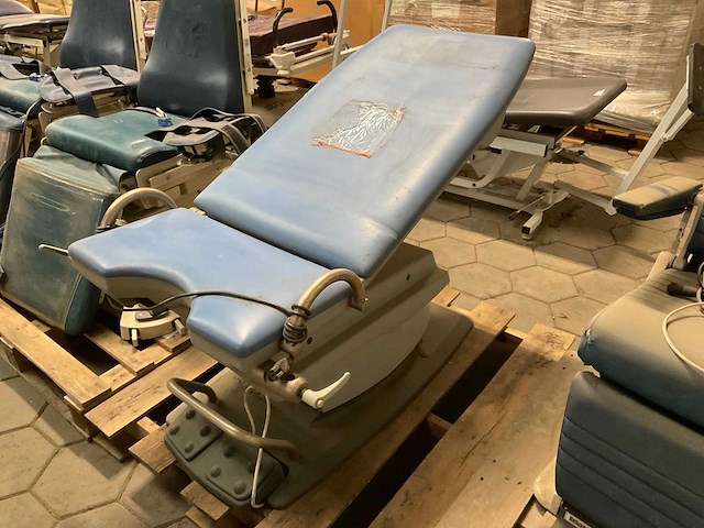 Baisch medi select 2 onderzoekstoel - afbeelding 3 van  9