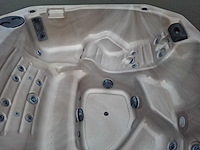 Baja 6 persoons jacuzzi en buitenspa - afbeelding 2 van  6