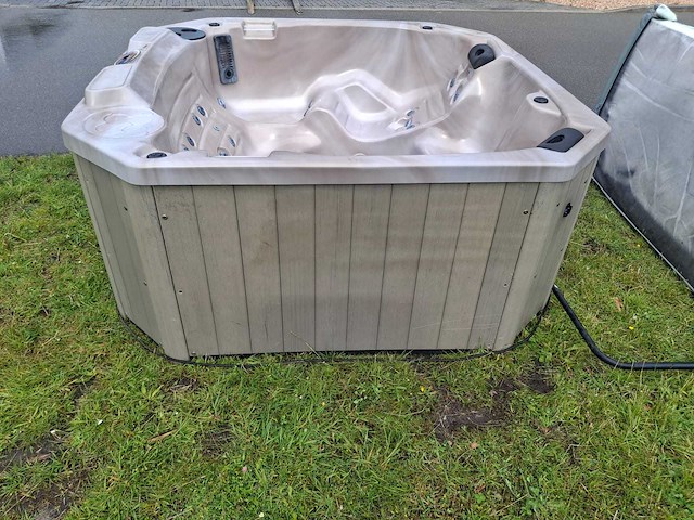 Baja 6 persoons jacuzzi en buitenspa - afbeelding 2 van  35