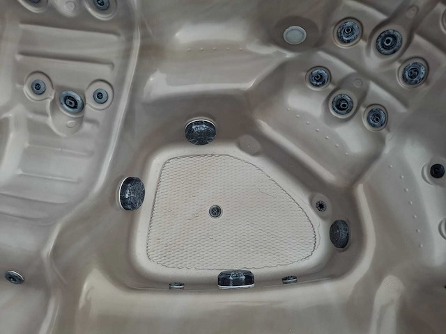 Baja 6 persoons jacuzzi en buitenspa - afbeelding 5 van  35