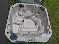 Baja 6 persoons jacuzzi en buitenspa - afbeelding 1 van  35