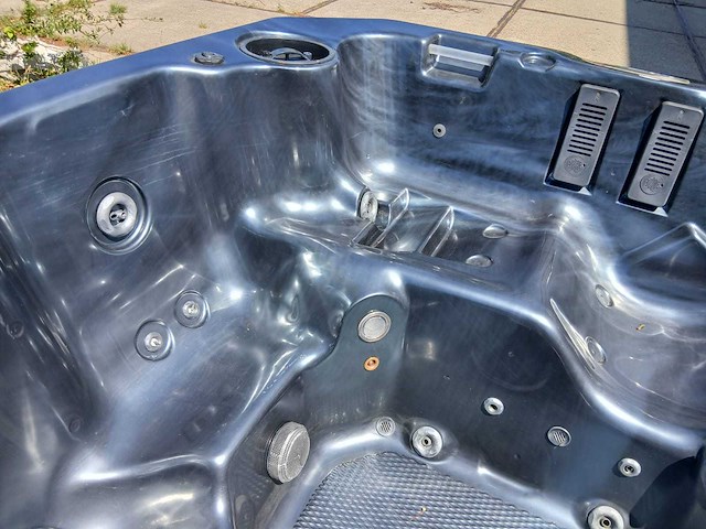 Baja spas 6 persoons jacuzzi en buitenspa - afbeelding 15 van  37